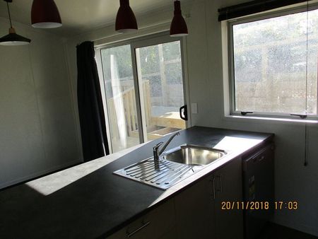 SUNNY 3-BEDROOM HOME IN PAPARANGI/NEWLANDS - Photo 5