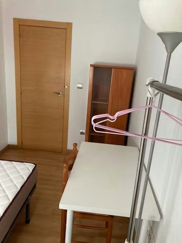 Avenida María Ros, Burjassot, Valencian Community 46100 - Photo 3