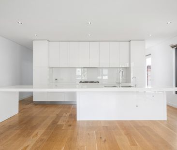 25 Lower Drive, Kew VIC 3101 - House For Rent | Domain - Photo 1