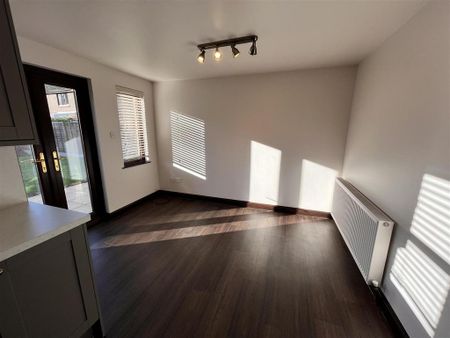 3 bedroom detached house to rent - Photo 2