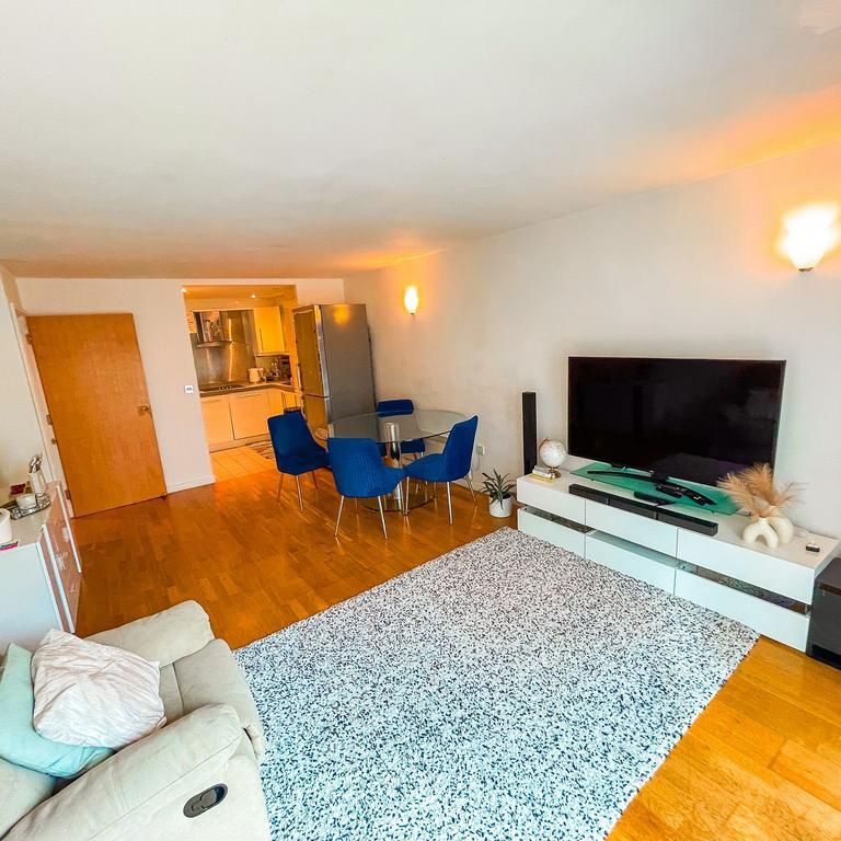 2 bedroom flat to rent - Photo 1