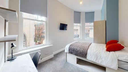 4 bedroom flat to rent - Photo 4
