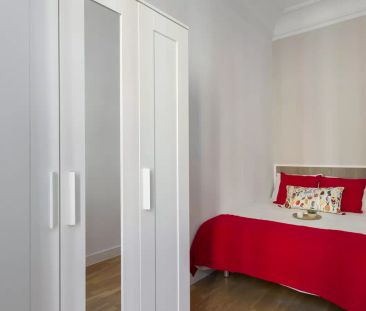 Room in a shared 9-bedroom apartment for rent in Jerónimos - Foto 1