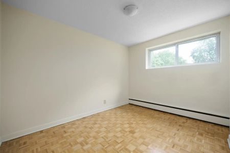 Parkwood Hills Residences — 2 Bedroom - Walk-Up - Photo 4
