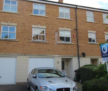 *** STUDENT HOUSE *** A large 4 bedrom property located within easy... - Photo 5