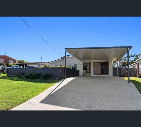 37 Careen Street, Battery Hill, Qld 4551 - Photo 2