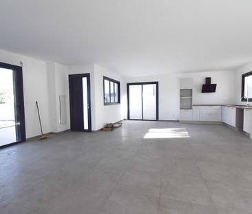 Location Maison 4 pièces 104m² ST DENIS 97490 - Photo 4