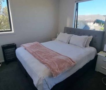 Two bedroom Townhouse plus carpark - Photo 3