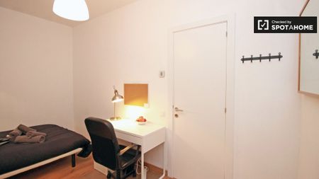 barcelona, Catalonia 08013 - Photo 4