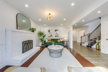 For Lease - 2075 Banbury Crescent, Oakville, Ontario - Photo 2