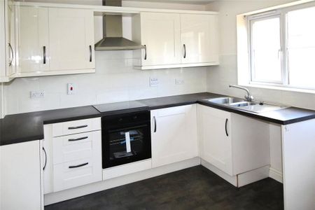 2 bedroom terraced house to rent - Photo 4