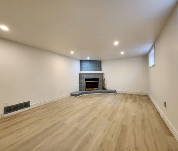 For Lease - 5 Cabot Court Unit# Lower, Aurora, Ontario - Photo 4