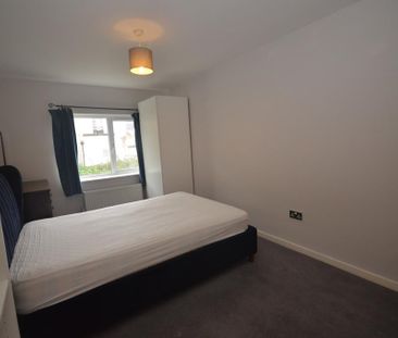 4 bedroom terraced house to rent - Photo 3