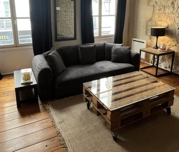 Location Appartement 2 pièces 56m² PARIS 1er - Photo 1
