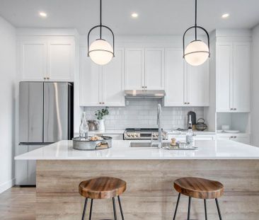 1 MOIS GRATUIT ! Grand 5 1/2 sur 2 étages, LIBRE - Condo / appartem... - Photo 1