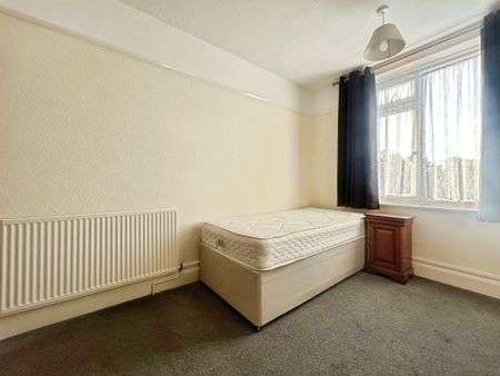 Alder Road, Poole - Photo 3
