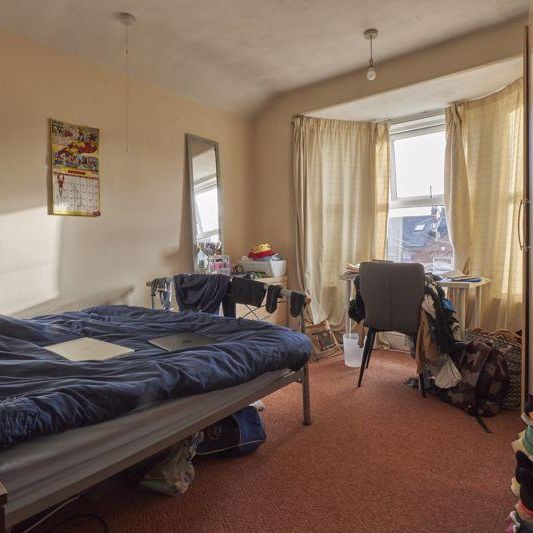 Mixed use to rent - Photo 1