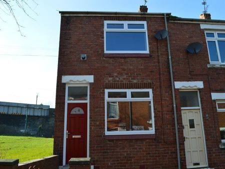 2 bedroom end of terrace house to rent - Photo 5