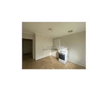 Comfort & Convenience – Updated Home with Spacious Backyard in Prim... - Photo 6