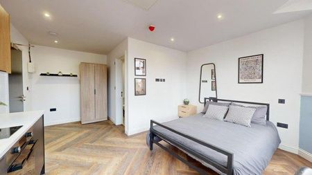 1 bedroom in a house share to rent - Photo 3