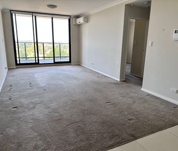 One Bedroom plus Study Apartment Located in the Heart of Parramatta - Photo 2