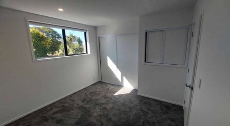 Stylish townhouse - Photo 2