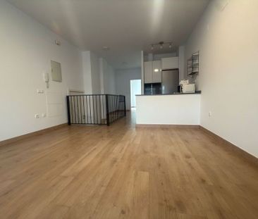 Alquiler de piso en Calle Martínez de la Rosa - Photo 4