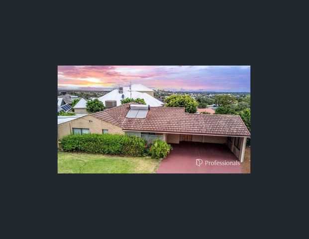 FAMILY HOME IN SOUGHT-AFTER CLIFTON PARK - Photo 1