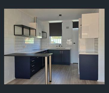 Modern Unit - Photo 5