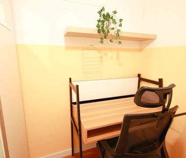 Carrer de Girona, Barcelona, Catalonia 08037 - Photo 1