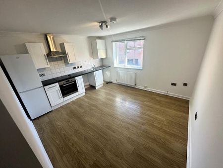 1 bedroom flat to rent - Photo 2