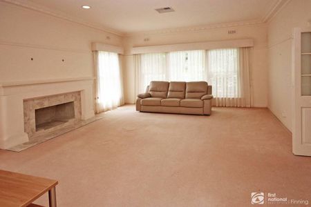 BEAUTIFUL HOME ON APPROX 1 ACRE - Photo 4