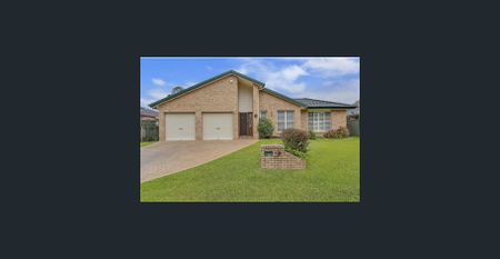 Family Home In Fantastic Location! - Photo 4