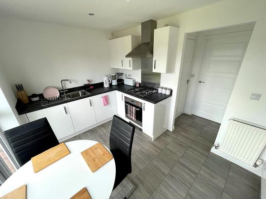 2 bedroom terraced house to rent - Photo 1