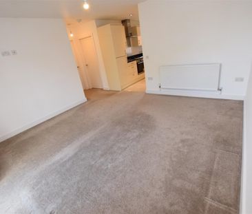 Cavalier Crescent, Worcester - Photo 3