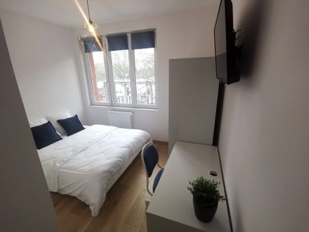 Location Maison 7 pièces 170m² LILLE 59000 - Photo 2