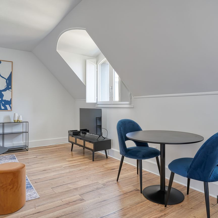 Location Appartement 1 pièce 27m² VERSAILLES 78000 - Photo 1
