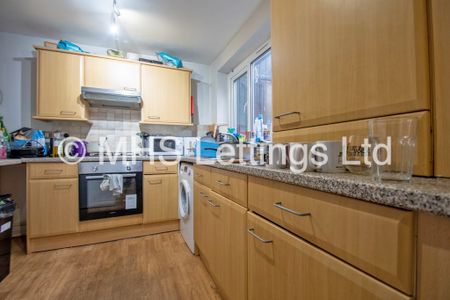 26 Hyde Park Close, Leeds, LS6 1SF - Photo 4