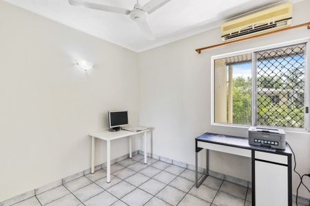 NEAT UNIT IN QUIET COMPLEX CLOSE TO SHOPS - Photo 5