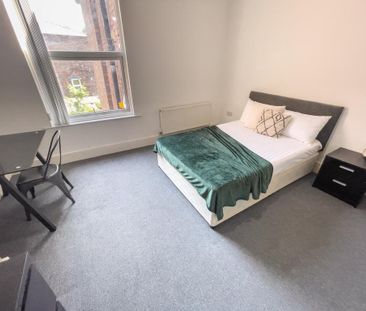 9 bedroom semi-detached house to rent - Photo 4