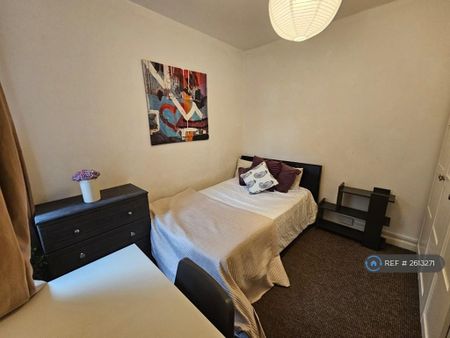 5 bedroom flat to rent - Photo 5