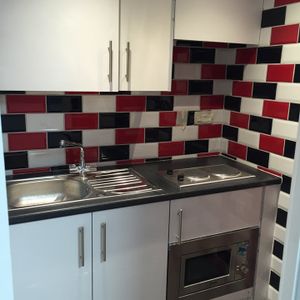 Studio Flat, Lyndhurst Road, LU1 - Photo 2