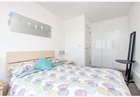 2 Bed Flat, Aragon Tower, SE8 - Photo 5