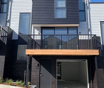 3 bedroom architecturally designed terraced house - Photo 1
