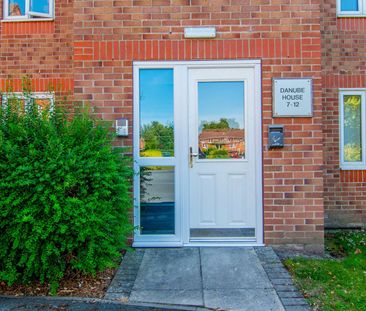 2 bed student apartment near York St John University Room 1 - Photo 3