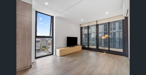 Inner-City Living - RENT INCREASE JANUARY 26 - Photo 1