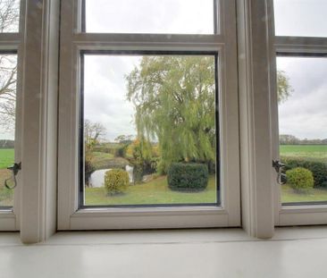 3 bedroom detached house to rent - Photo 2