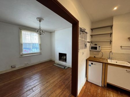 1 Bed Flat, Southolm Street, SW11 - Photo 4