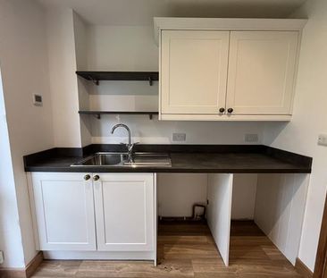 4 bedroom detached house to rent - Photo 3