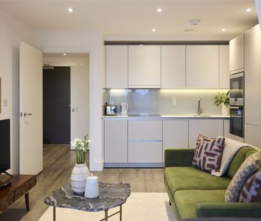Gaumont Place, London, SW2 flat to rent - Photo 1